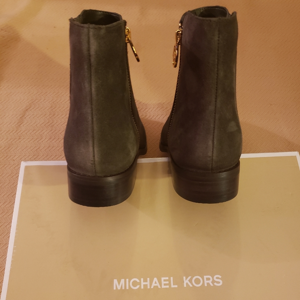 Brand New Michael Kors Lainey Booties - Picture 5 of 6